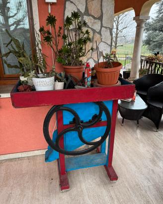 Antica sgranatrice di mais