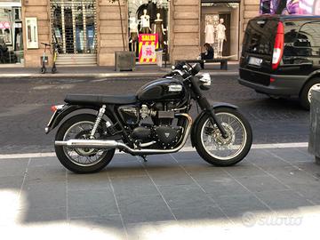 Triumph Bonneville T100 Black edition - 2010