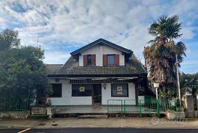 Casa indipendente con giardino alcuni lavori