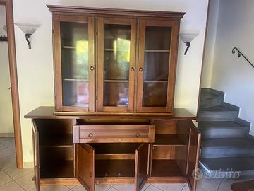 Vetrinetta con credenza