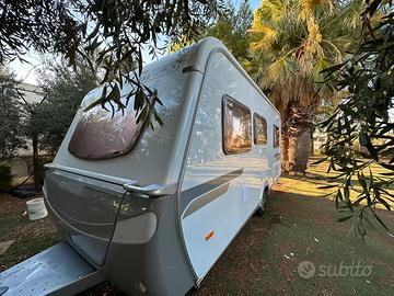 Roulotte carava Hymer eriba nova mover