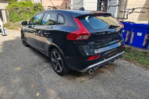 Volvo v 40 R - Design