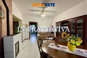 PORZIONE DI BIFAMILIARE A PUEGNAGO SUL GARDA