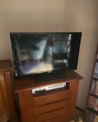 Televisore + videoregistratore Vhs e DVD (combo)