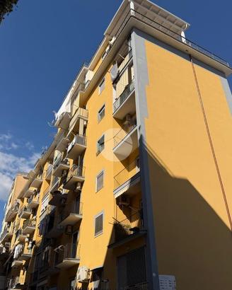 3 LOCALI A NAPOLI
