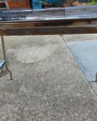 Barbecue  in Acciaio con Gambe Pieghevoli