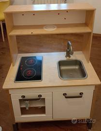 Cucina giocattolo