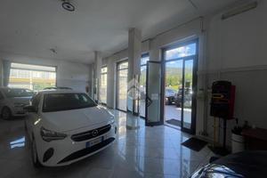 NEGOZIO A CHIUSA DI SAN MICHELE