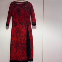 Vestito rosso elegante tradizionale qipao