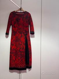 Vestito rosso elegante tradizionale qipao