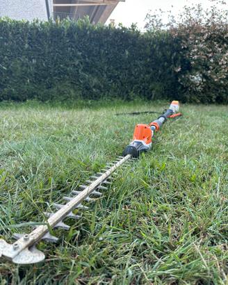 NUM. 17 — TOSASIEPI TELESCOPICO STIHL HLA 86