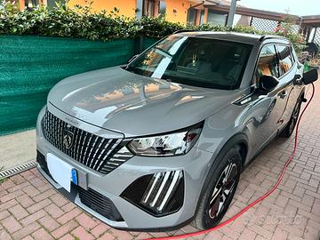 Peugeot e-2008 156 CV (54 kWh) Allure-Pari Nuovo