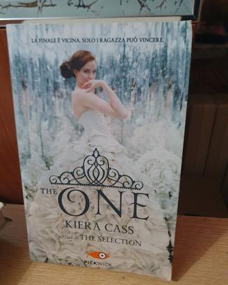 LIBRO DI KIERA CASS