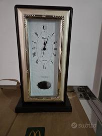 Orologio da tavolo con pendolo