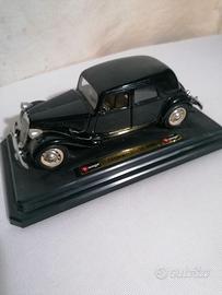 Modellino auto  Bburago Citroën 15 CV TA (1938) 