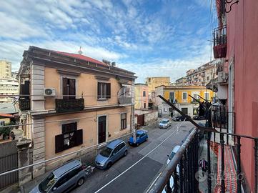 3 LOCALI A NAPOLI