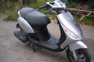 Piaggio ZIP 50 4t con solo 3.700 km
