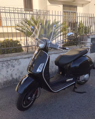 Vespa GTS 300  (2012)