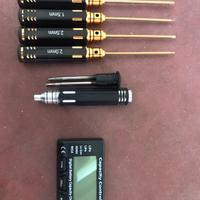 Attrezzi modellismo cacciaviti e tester lipo