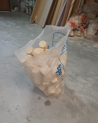 Vend sacchtti di bricchetti