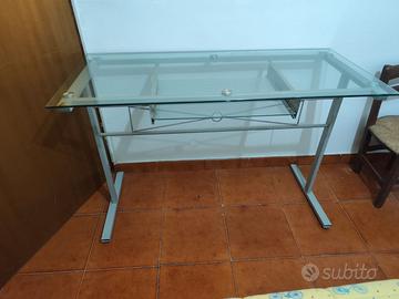 Scrivania in vetro