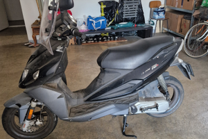 Scooter malaguti f12 anno 2011