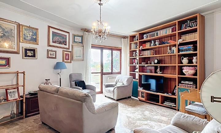 Luminoso Pentavano in zona centrale