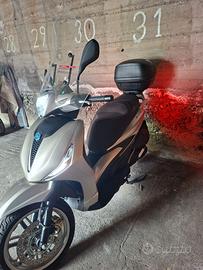 Beverly 300