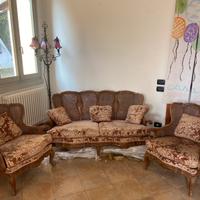 divanetto e poltrincine in vimini