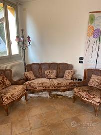 divanetto e poltrincine in vimini