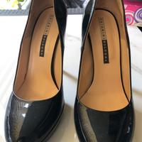 Scarpe  di oelle nere lucide