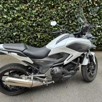 Honda NC 750 X DCT cambio automatico sequenziale