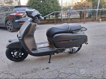 BENELLI/KEEWAY SIXTIES 300 BLACK MOT. PIAGGIO LC