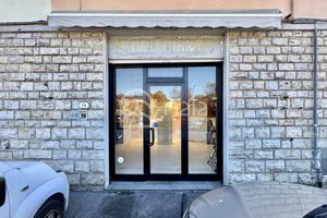 Fondo commerciale a due passi dalle Mura – Privato