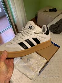 Scarpe e abbigliamento uomo
