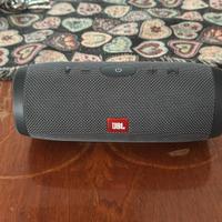 Cassa jbl charge essential 2