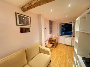 Appartamento arredato Via S. Ilario adatto single