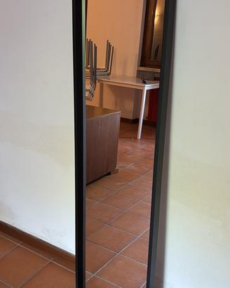 Specchio con quadro nero