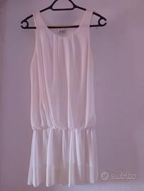 Vestito bianco elgente in voile e sottoveste