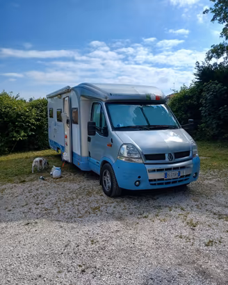 BURSTNER DELFIN T695