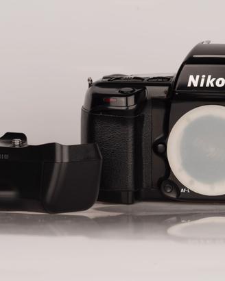 Nikon F90X + Battery Grip MB-10