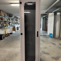 armadio rack metallico