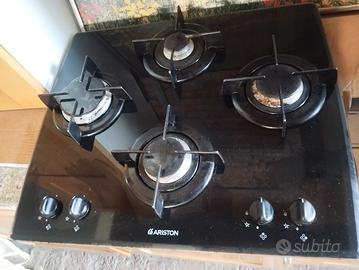 piano cottura Ariston 