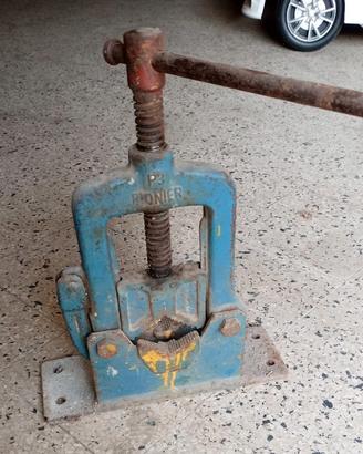 Morsa per Tubi Forgiati 