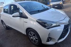 Toyota Yaris benzina automatica accessoriata garan