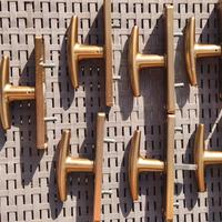 7 maniglie per finestre bronzate