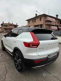 Volvo Suv XC40 4D R Designe Tetto