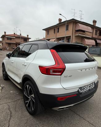 Volvo Suv XC40 4D R Designe Tetto