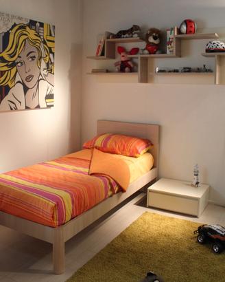 Letto singolo con comodino