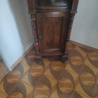 comodino in noce stile luogo XVI